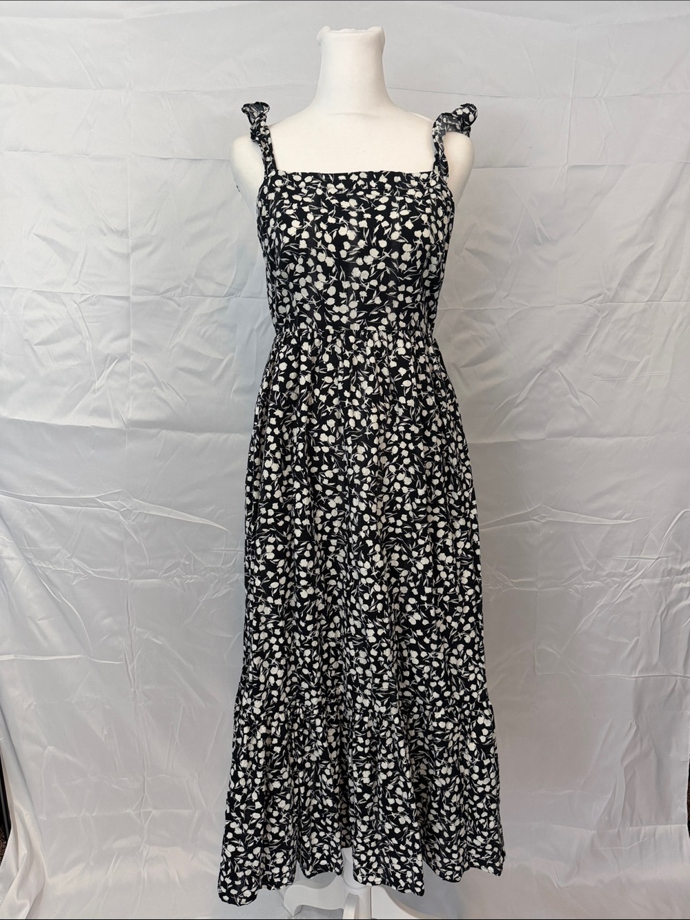 Floral Ruffle Strap Dress - RIXO for Target Size 8 Black/White